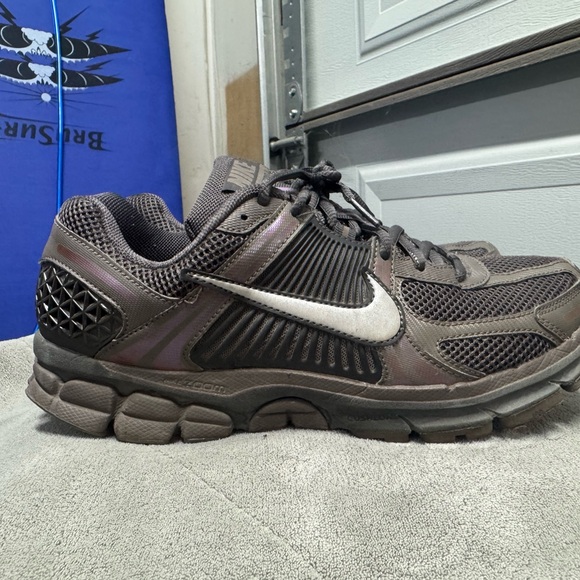 DS Men’s  Nike Air Zoom Vomero 5 Cave Stone HF5493-201 - Picture 1 of 6